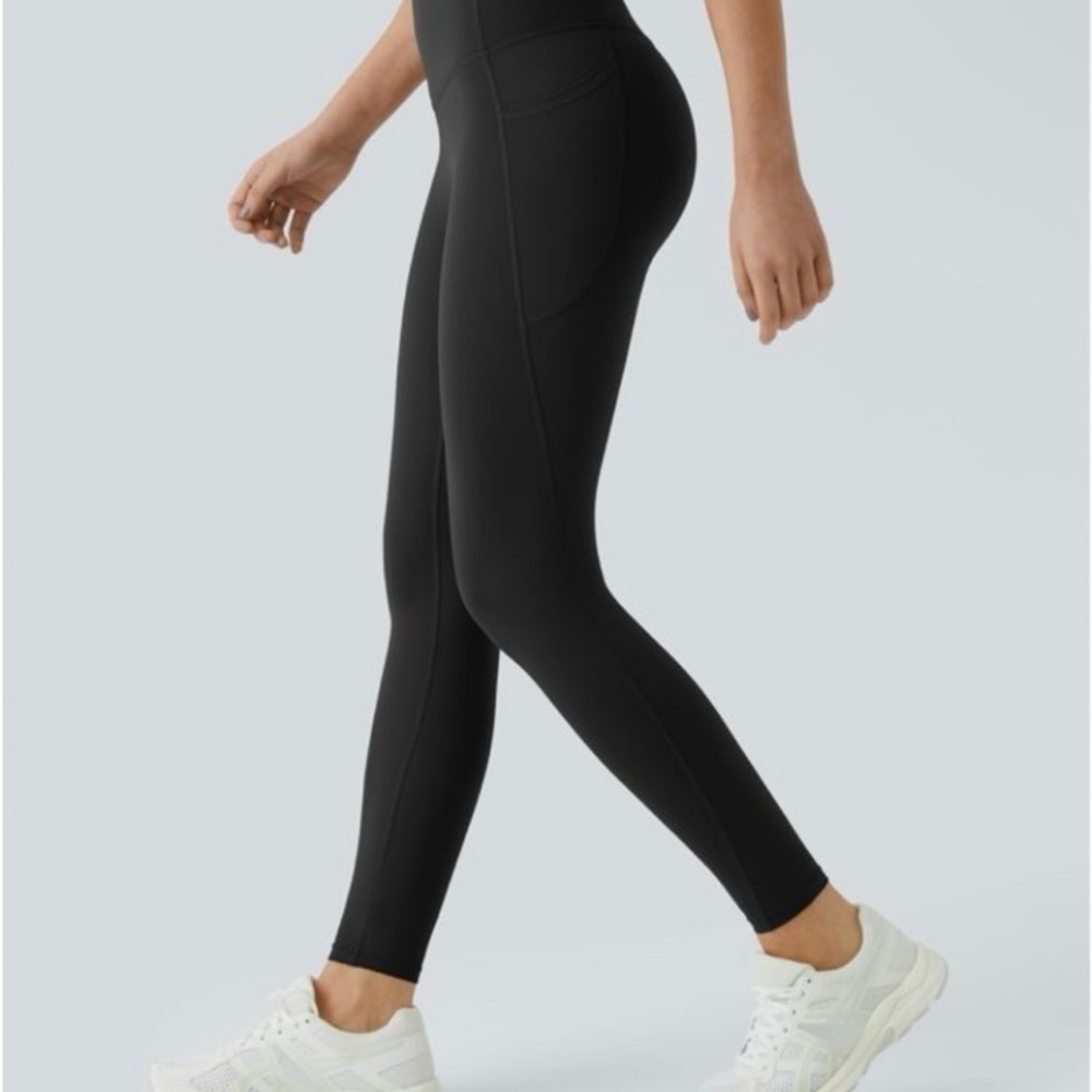 Halara 7/8 Black High-Waisted Tummy Control Buttersoft Leggings (NWOT)